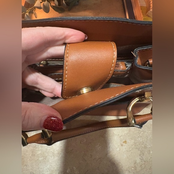 London Fog Brown 4 Compartment Handbag - Picture 7 of 16